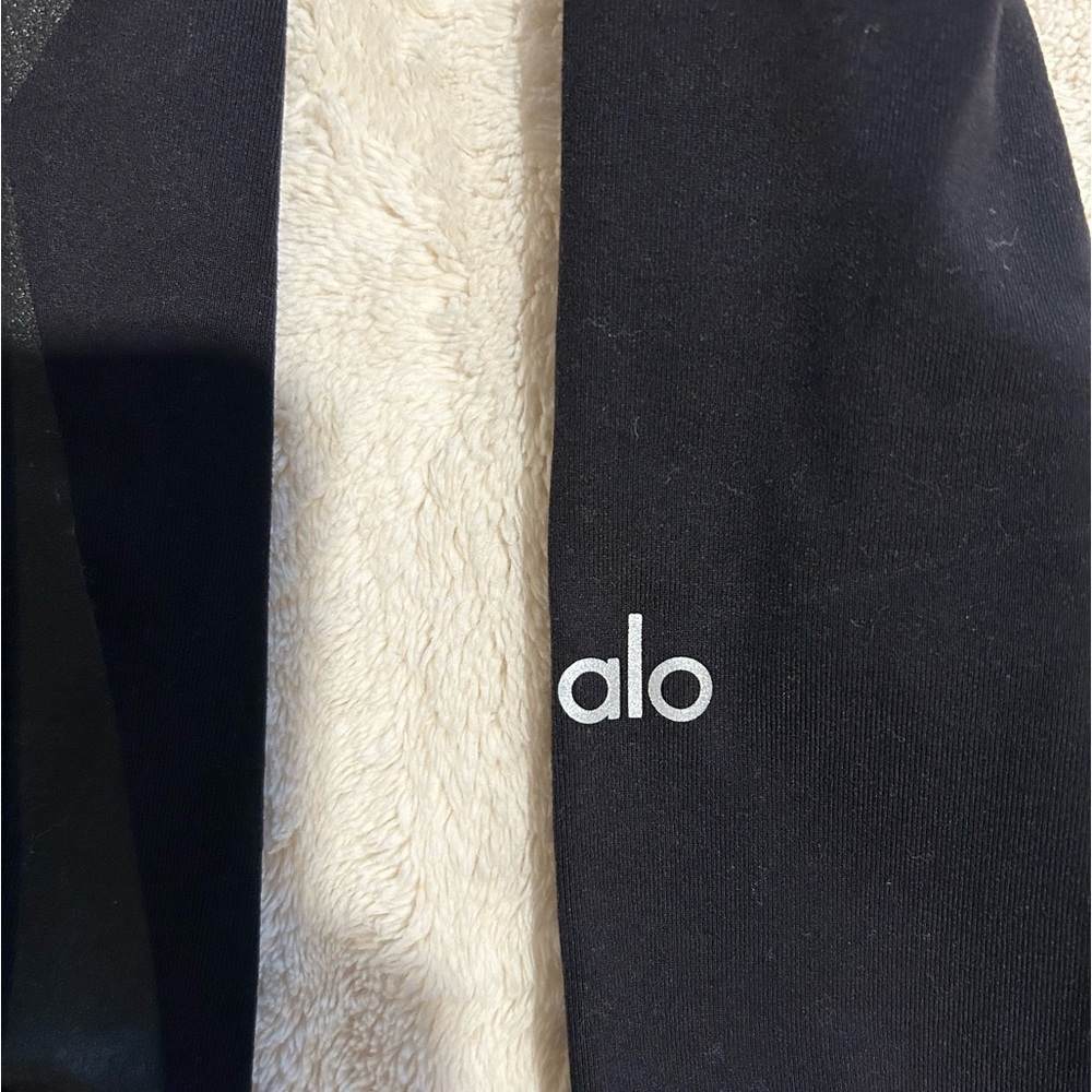 Alo yoga pants.